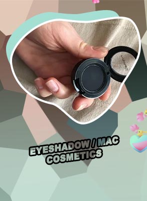 Mac carbon eyeshadow